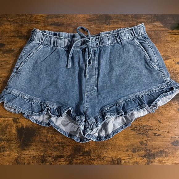 American Eagle Outfitters Pants - American Eagle | Denim Ruffle Short